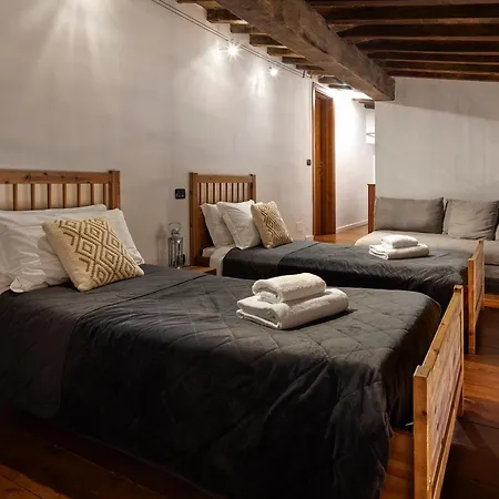 One Of A Kind Near The Duomo W/balcony Palace Apartment *