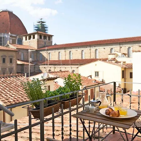 One Of A Kind Near The Duomo W/balcony Palace Apartment