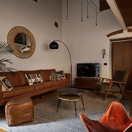 شقة One Of A Kind Near The Duomo W/balcony Palace *